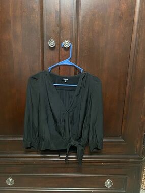 Madewell Black V-Neck Tie-Waist Blouse with Puff Sleeves